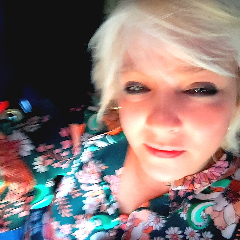 Meet your Posher, Bobbi